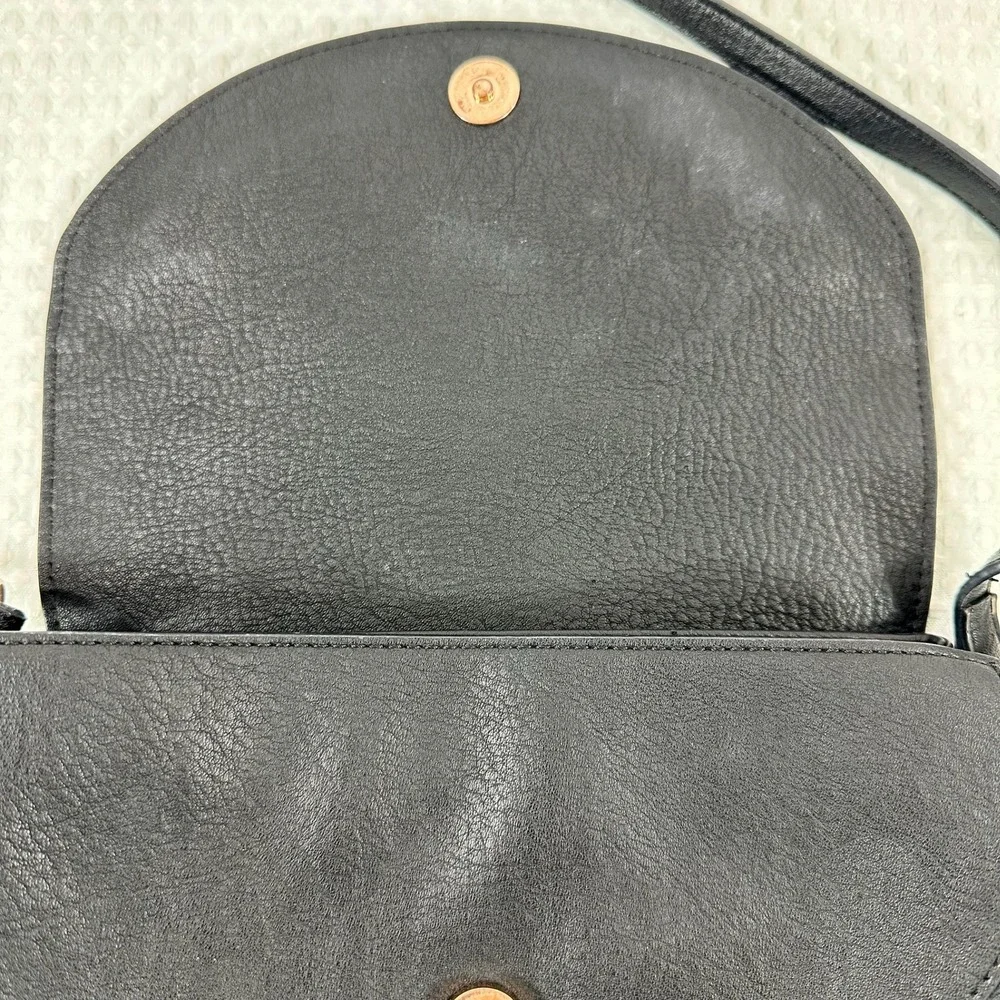 Lauren Conrad Black Faux Leather Flap Shoulder Crossbody‎ Bag Gold Accents